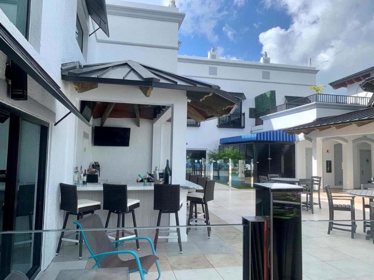 Inn On Fifth North North Naples Exteriör bild